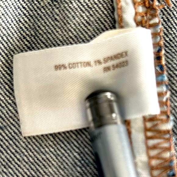 Old Navy Classic Denim Jean Jacket Size Medium - Picture 11 of 12